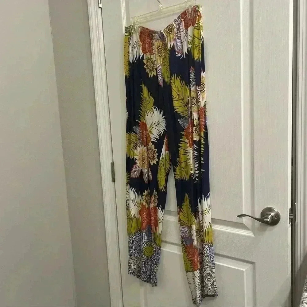 Melissa Paige Floral Top And Matching Pants - Picture 8 of 15